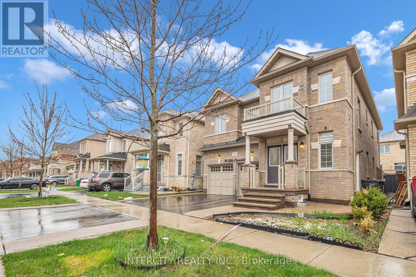 98 Lola Crescent, Brampton (Northwest Brampton), Ontario  L7A 0A8 - Photo 3 - W12123726