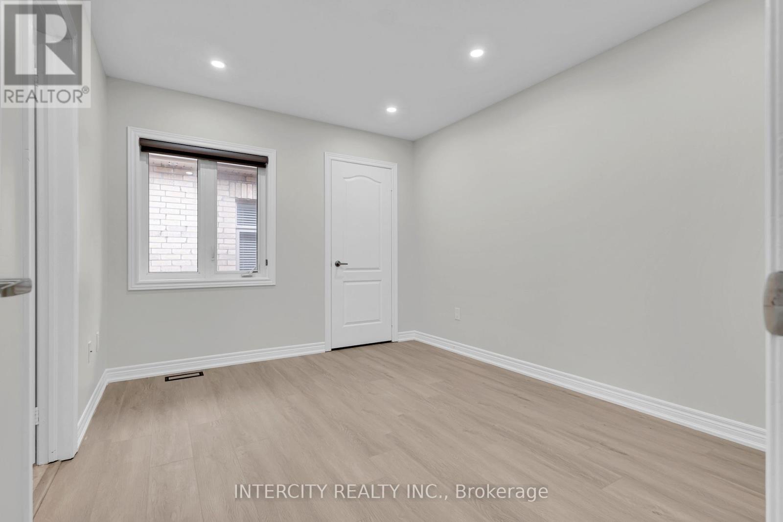 98 Lola Crescent, Brampton (Northwest Brampton), Ontario  L7A 0A8 - Photo 36 - W12123726