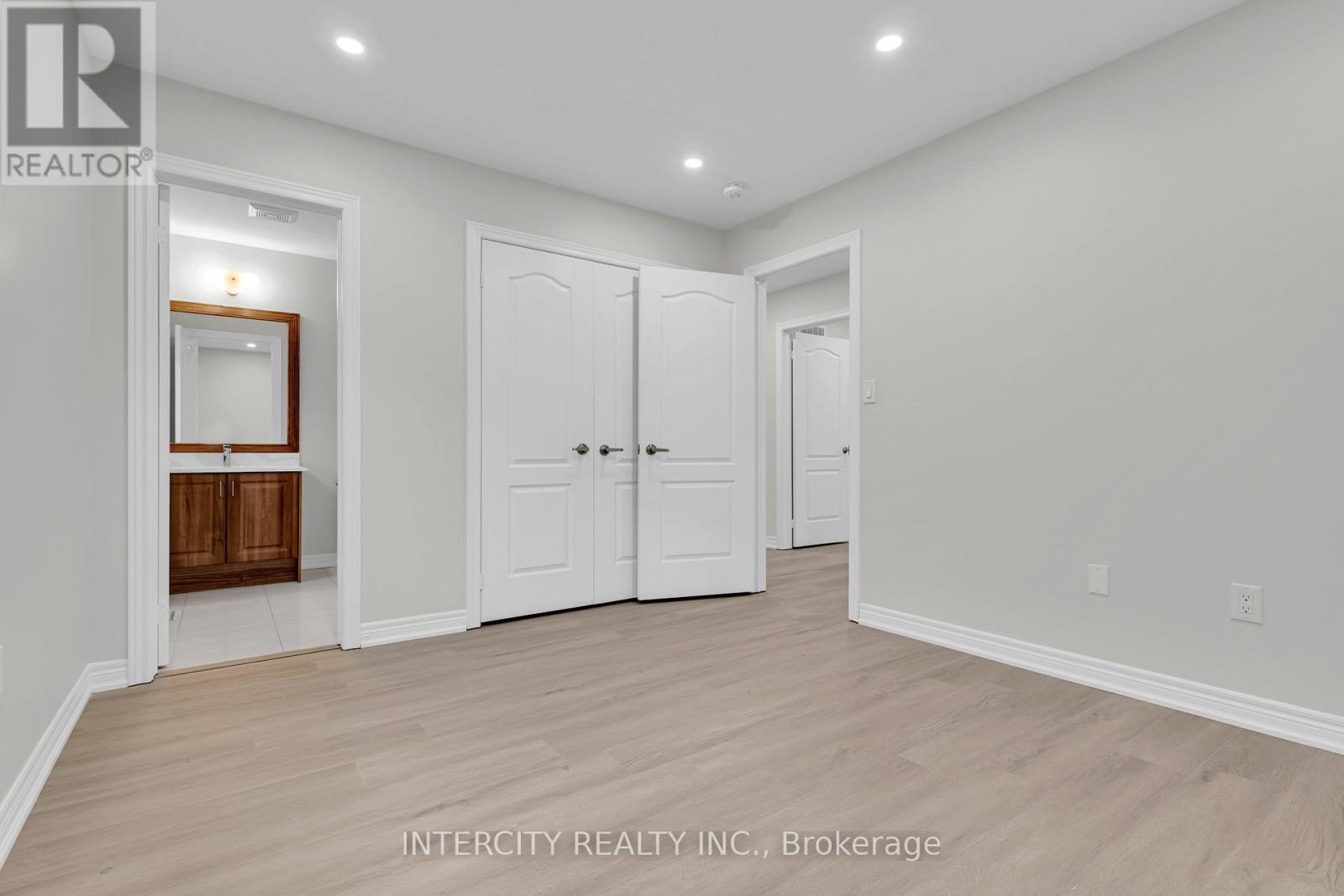 98 Lola Crescent, Brampton (Northwest Brampton), Ontario  L7A 0A8 - Photo 37 - W12123726