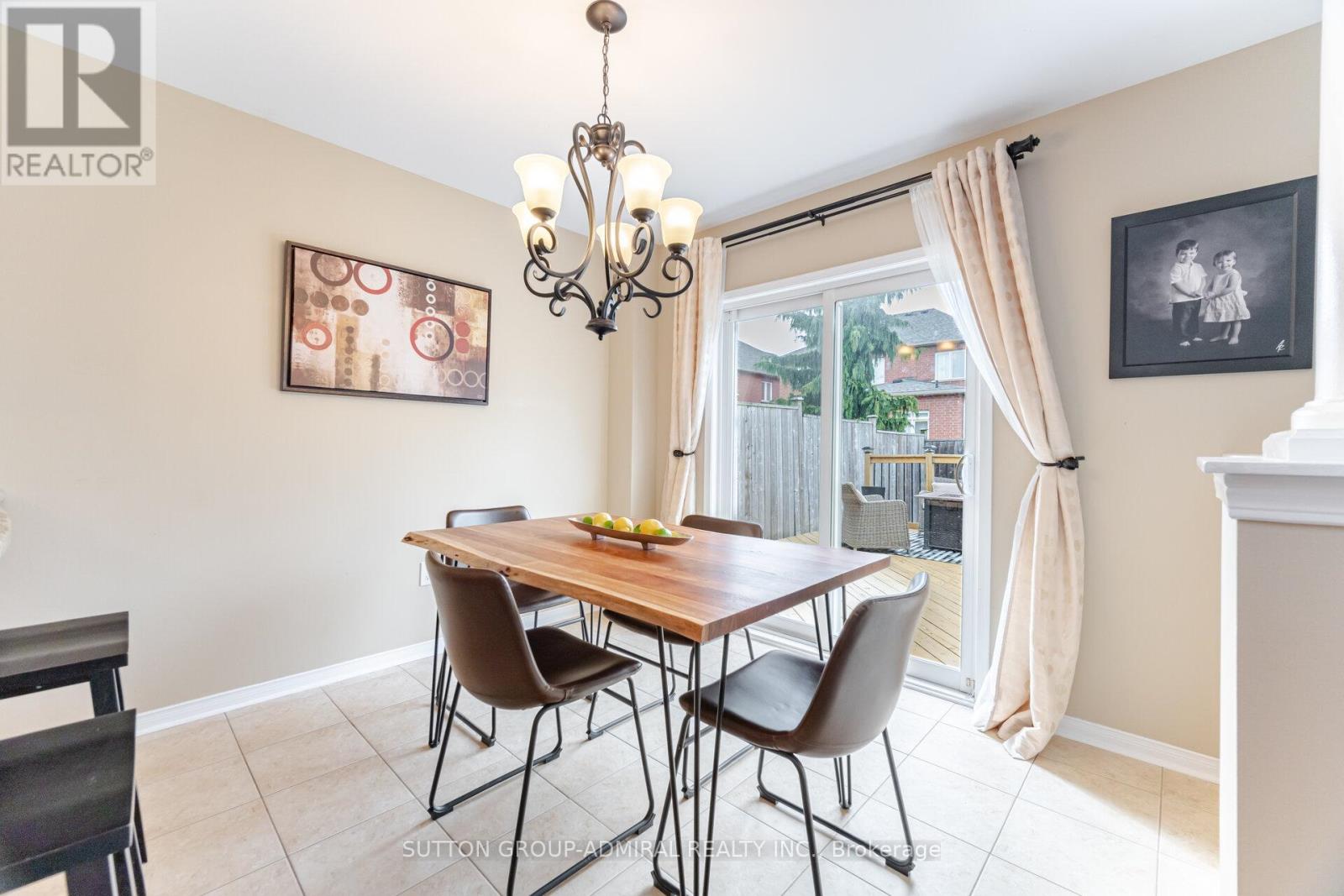 35 Morningside Drive, Halton Hills (Georgetown), Ontario  L7G 0B5 - Photo 8 - W12123731