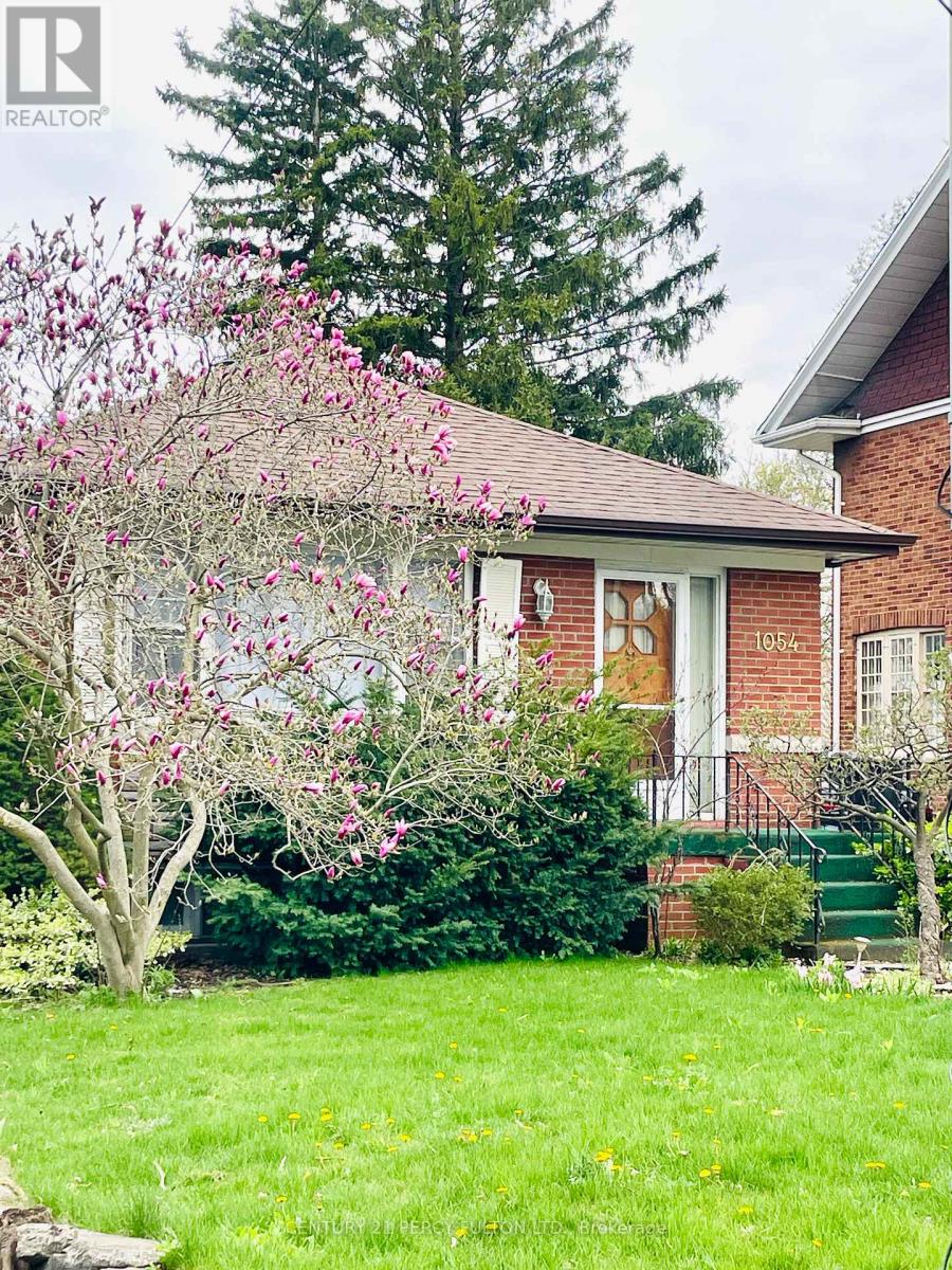 1054 Cherriebell Road, Mississauga, Ontario  L5E 2R1 - Photo 2 - W12123737