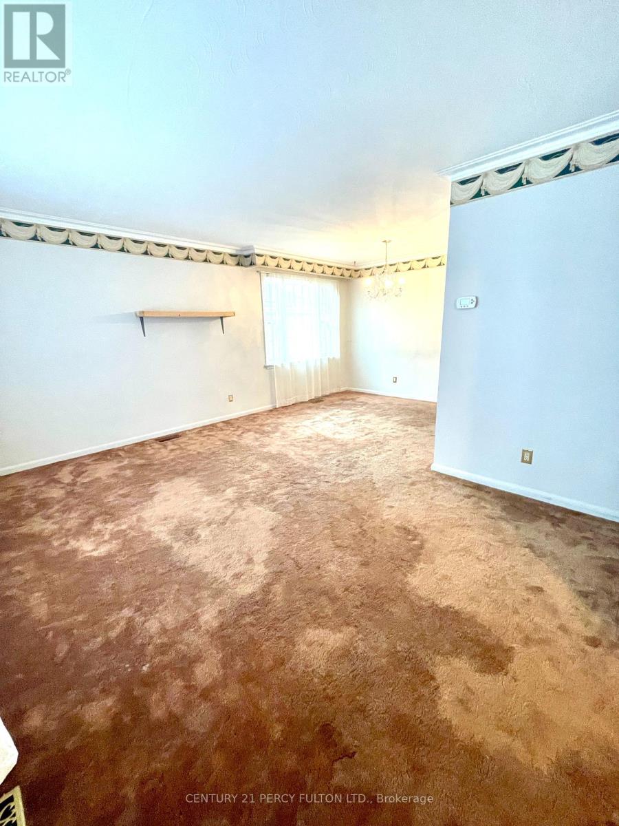 1054 Cherriebell Road, Mississauga (Lakeview), Ontario  L5E 2R1 - Photo 5 - W12123737