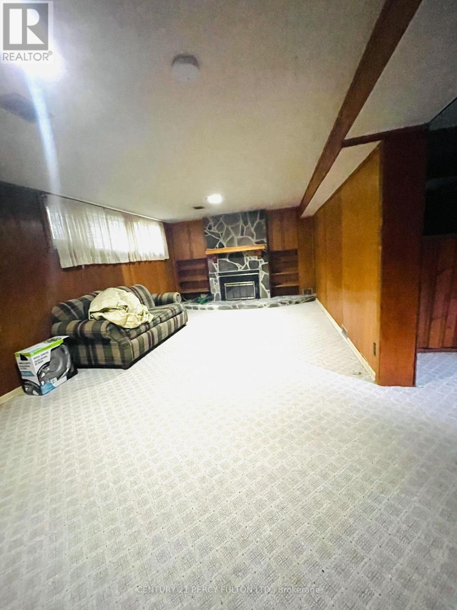 1054 Cherriebell Road, Mississauga, Ontario  L5E 2R1 - Photo 8 - W12123737