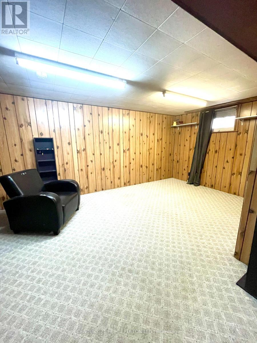 1054 Cherriebell Road, Mississauga, Ontario  L5E 2R1 - Photo 9 - W12123737