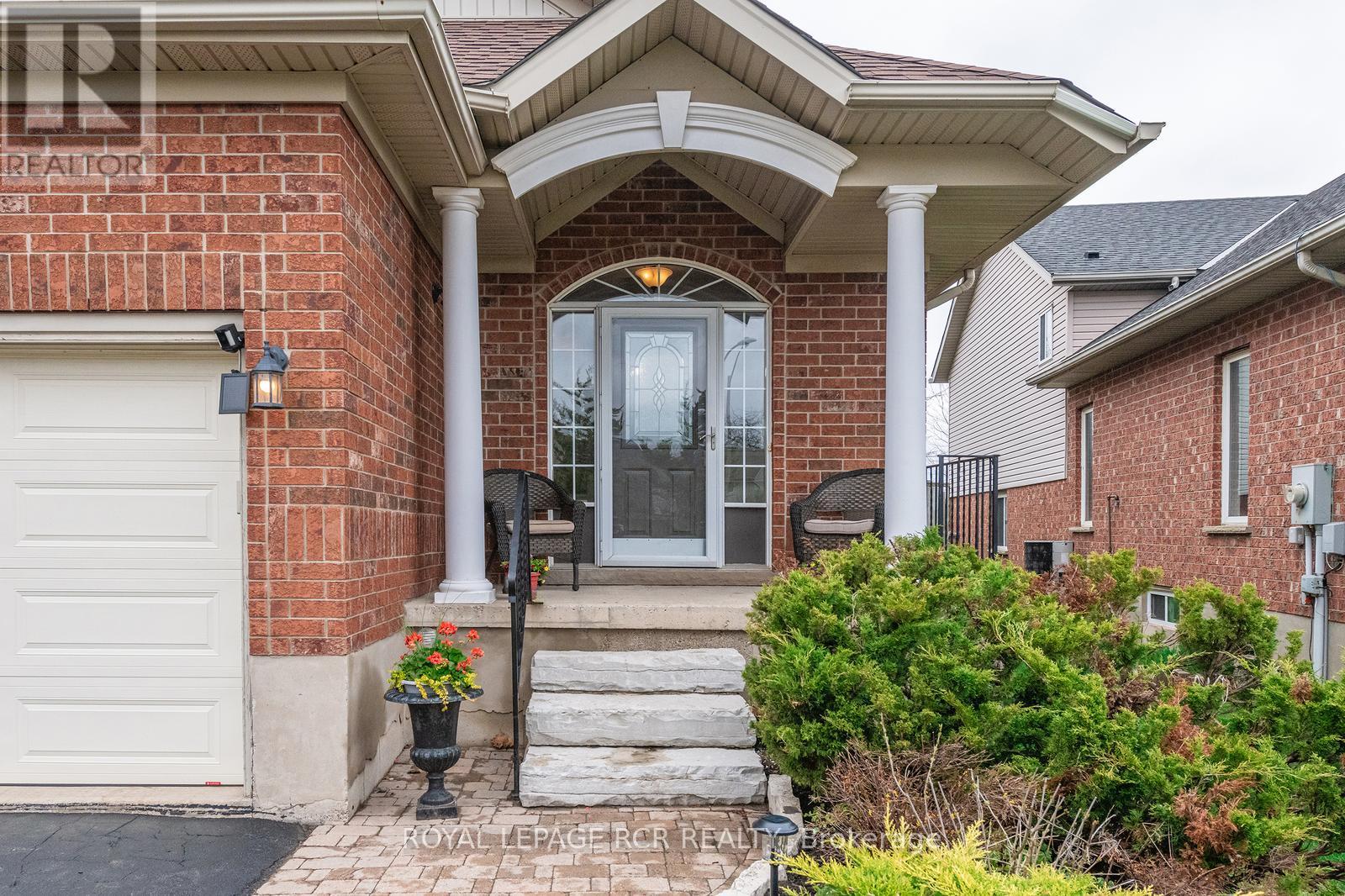 51 Hunter Road, Orangeville, Ontario  L9W 5C5 - Photo 2 - W12123741