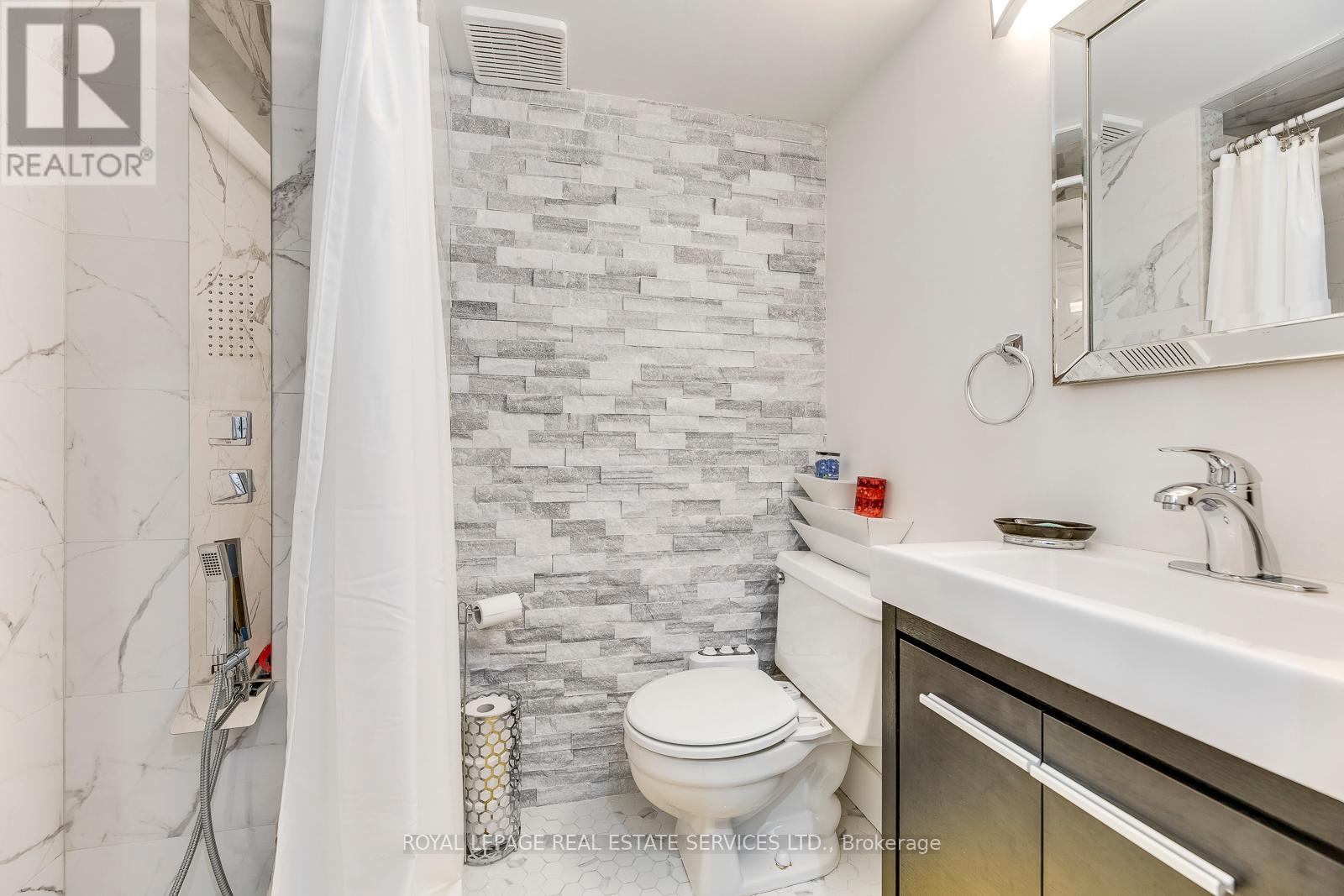 1220 Old Oak Drive, Oakville (West Oak Trails), Ontario  L6M 3K6 - Photo 36 - W12123765