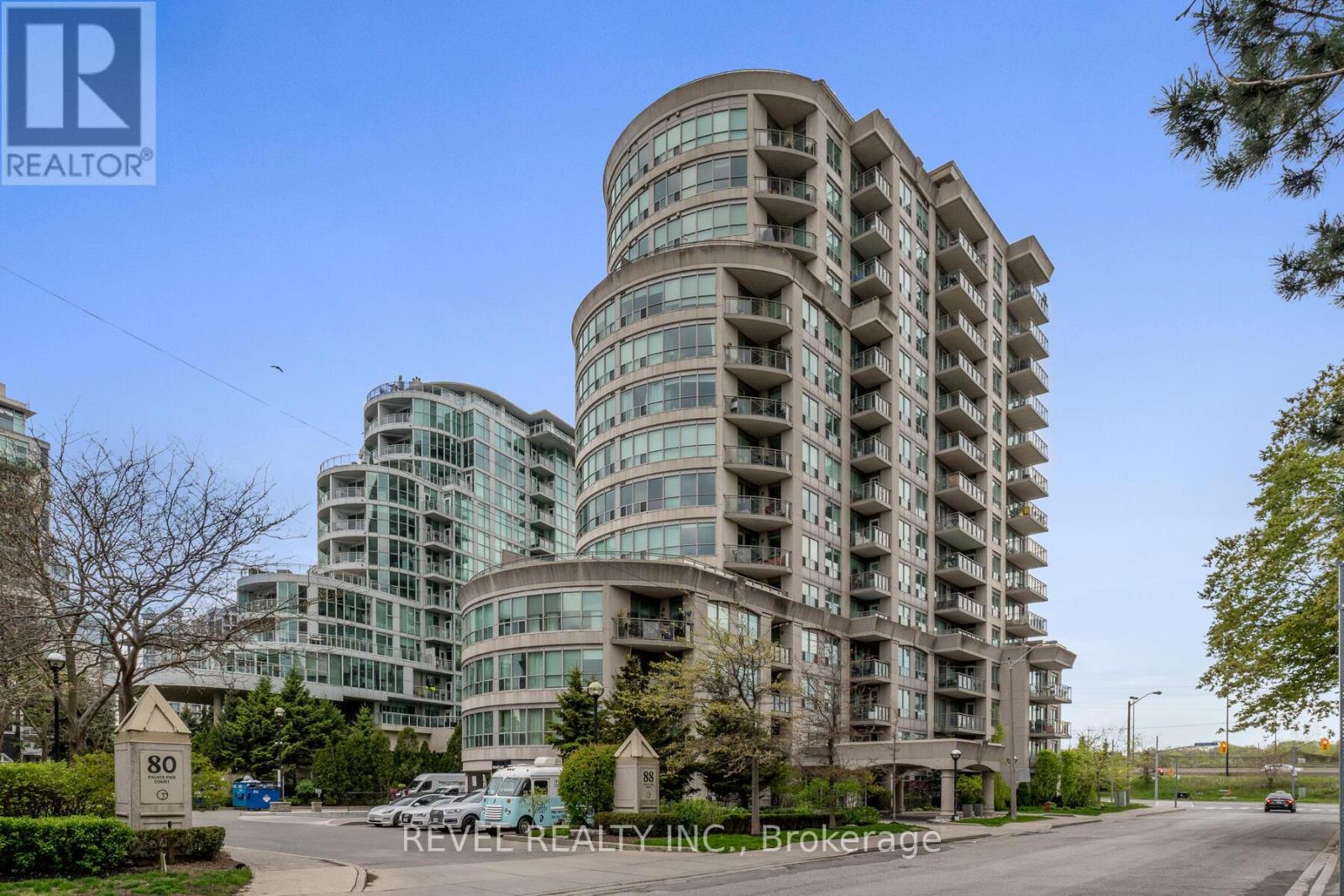 Ph101 - 88 Palace Pier Court, Toronto (Mimico), Ontario  M8V 4C2 - Photo 4 - W12123773