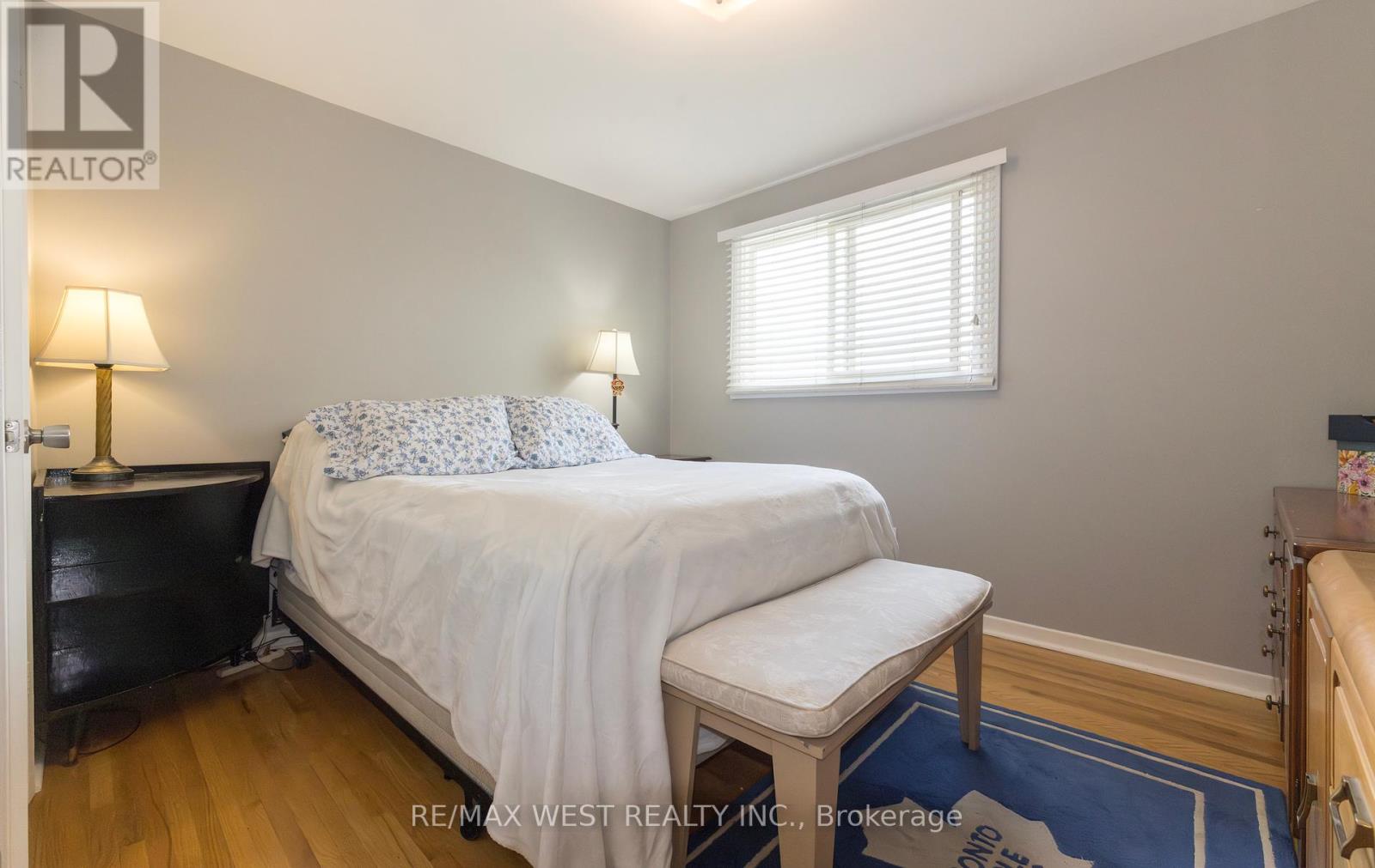 7110 Codlin Avenue, Mississauga (Malton), Ontario  L4T 2M4 - Photo 17 - W12123830