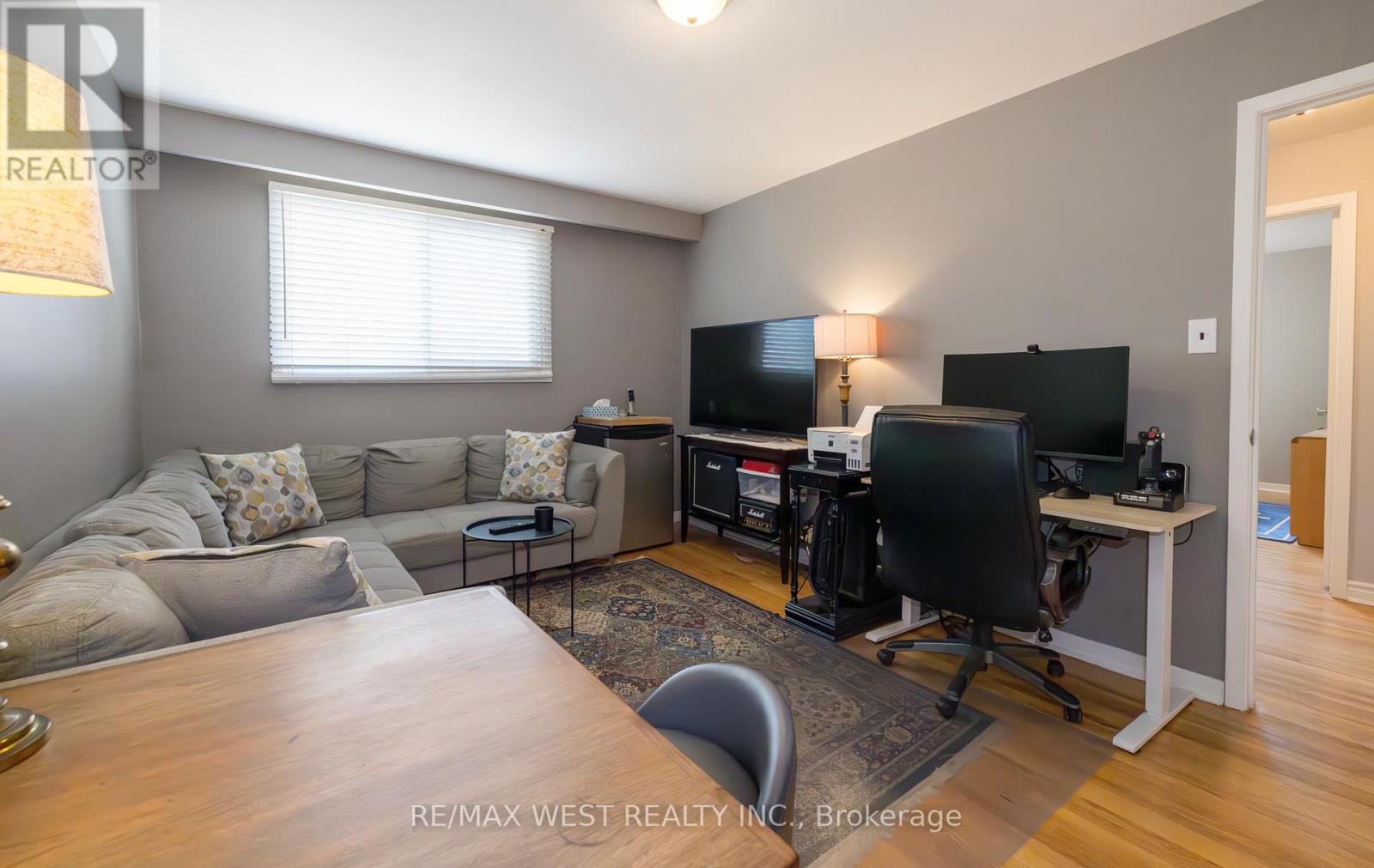 7110 Codlin Avenue, Mississauga (Malton), Ontario  L4T 2M4 - Photo 19 - W12123830