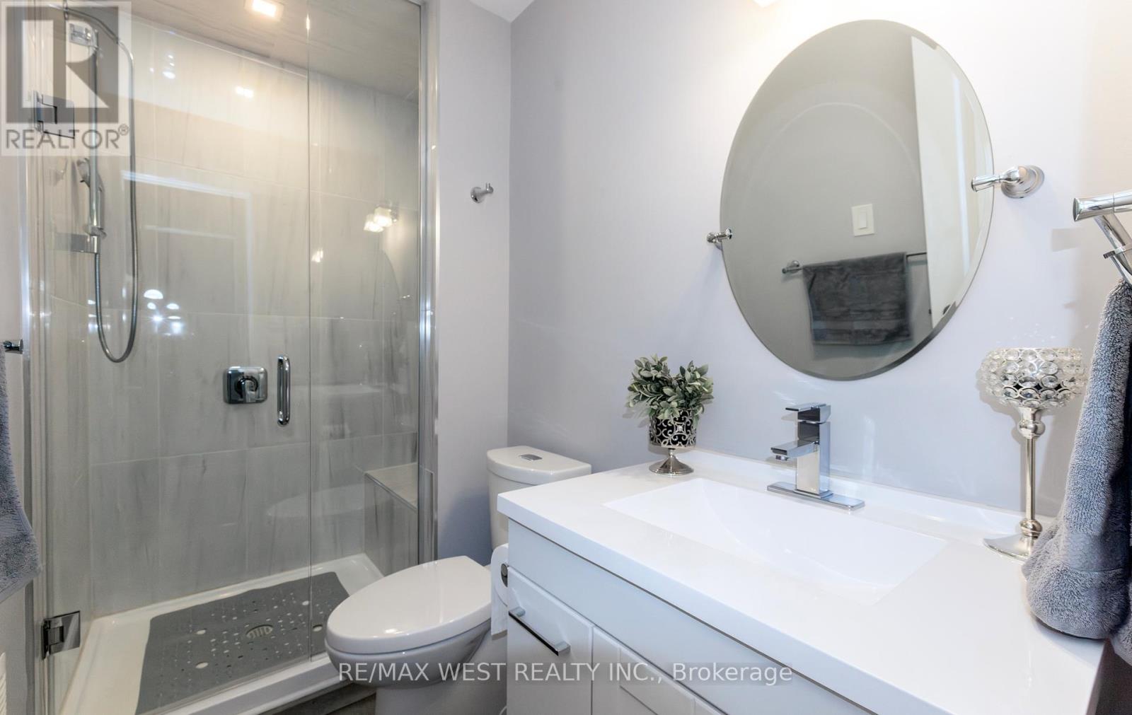 7110 Codlin Avenue, Mississauga (Malton), Ontario  L4T 2M4 - Photo 22 - W12123830