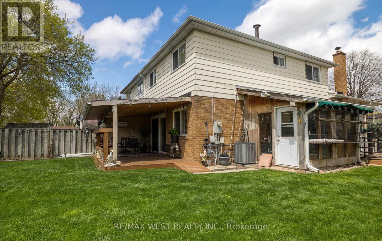 7110 Codlin Avenue, Mississauga (Malton), Ontario  L4T 2M4 - Photo 35 - W12123830