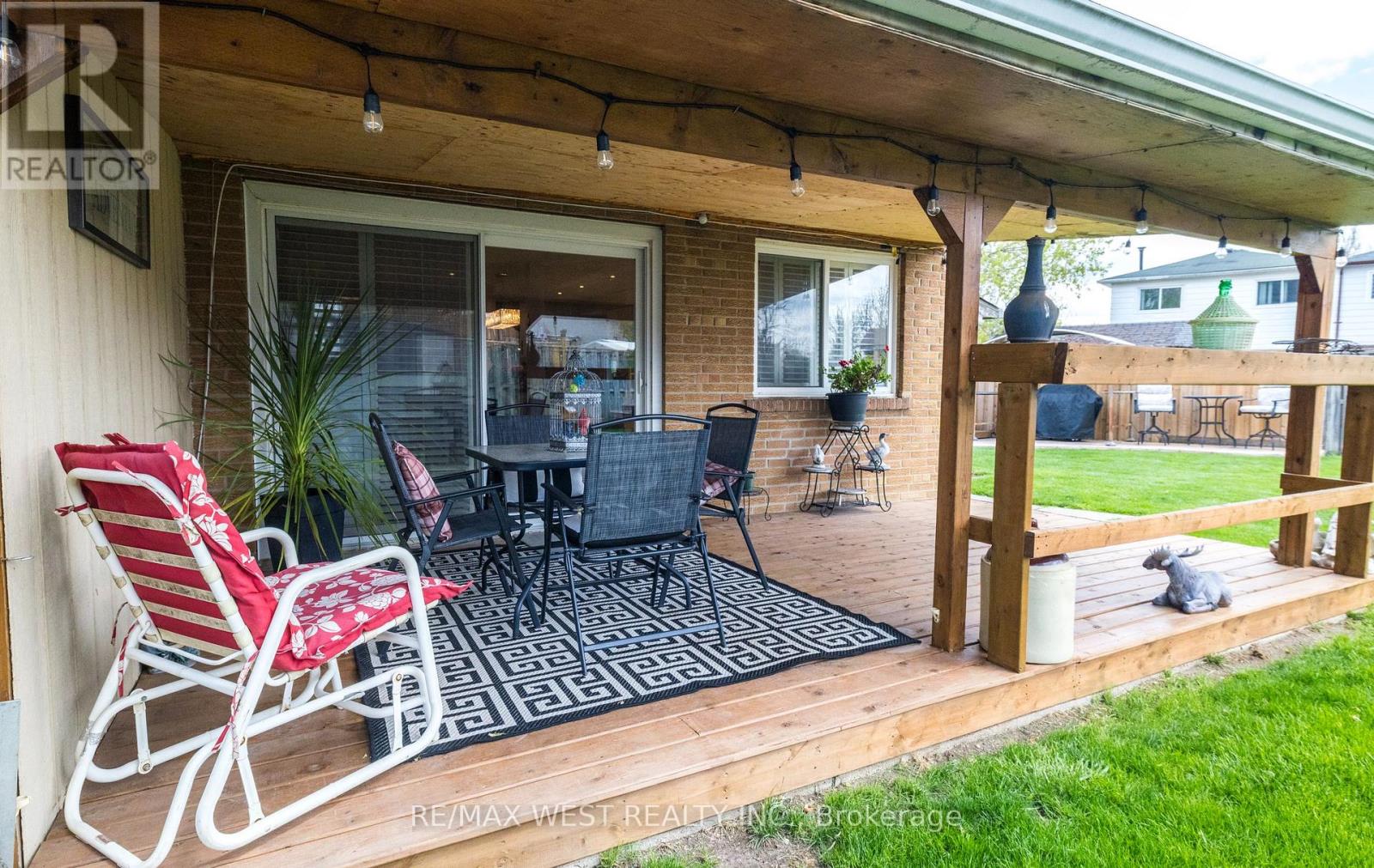 7110 Codlin Avenue, Mississauga (Malton), Ontario  L4T 2M4 - Photo 37 - W12123830
