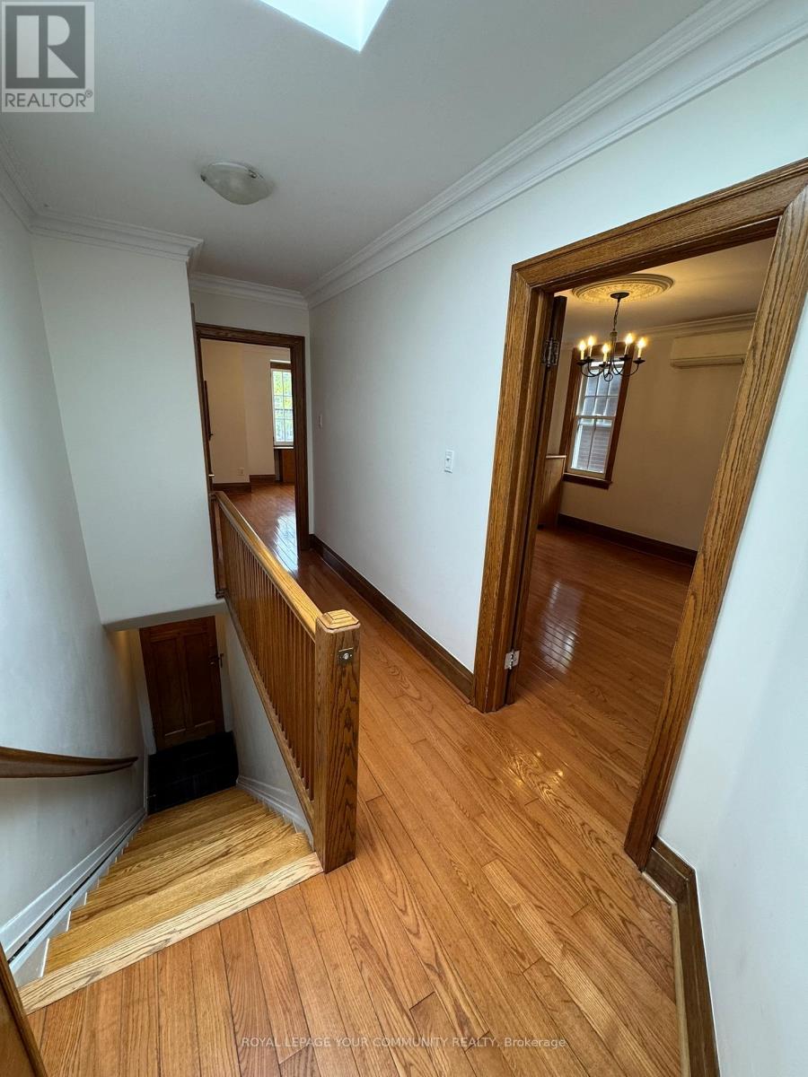Upper - 181 St Clair Avenue E, Toronto, Ontario  M4T 1N9 - Photo 2 - C12057981