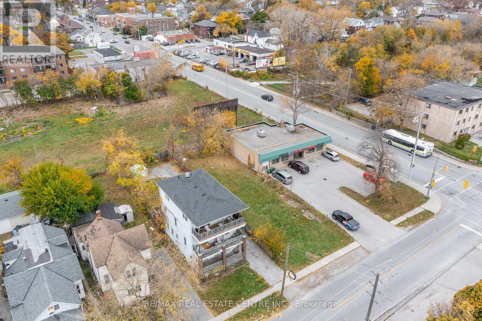 621 Wellington Avenue, Windsor, Ontario  N9A 5J5 - Photo 3 - X12123664