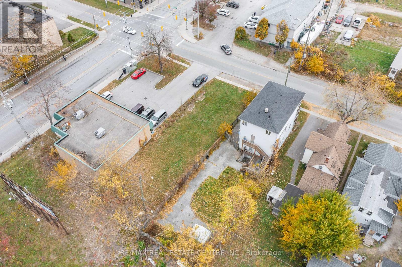 621 Wellington Avenue, Windsor, Ontario  N9A 5J5 - Photo 8 - X12123664