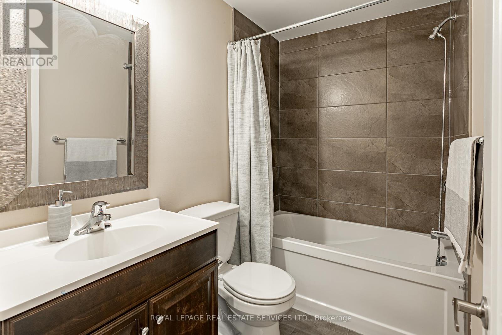 Photo 29 of 45 for 755 Freeport Street