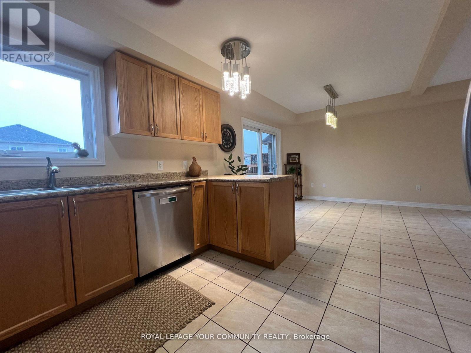 37 Gunsolus Road, Kawartha Lakes, Ontario  K9V 0E4 - Photo 8 - X12123745