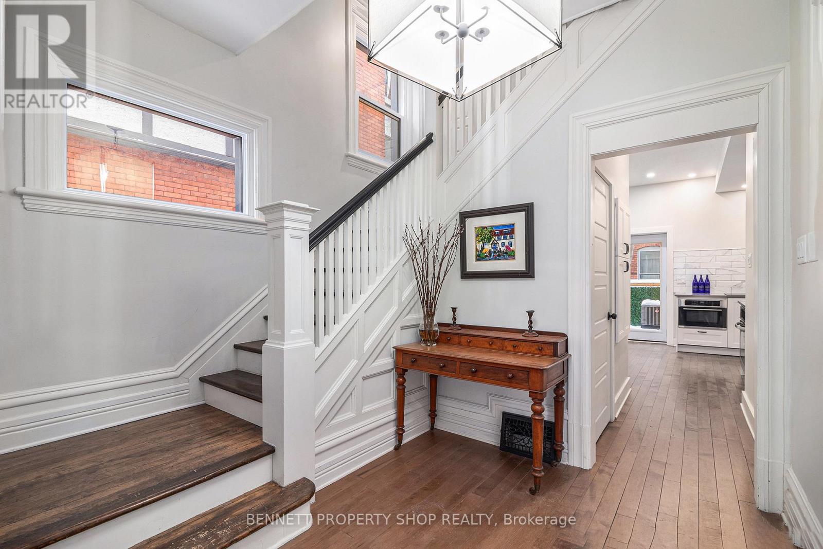 Property at 499 METCALFE STREET E image 3