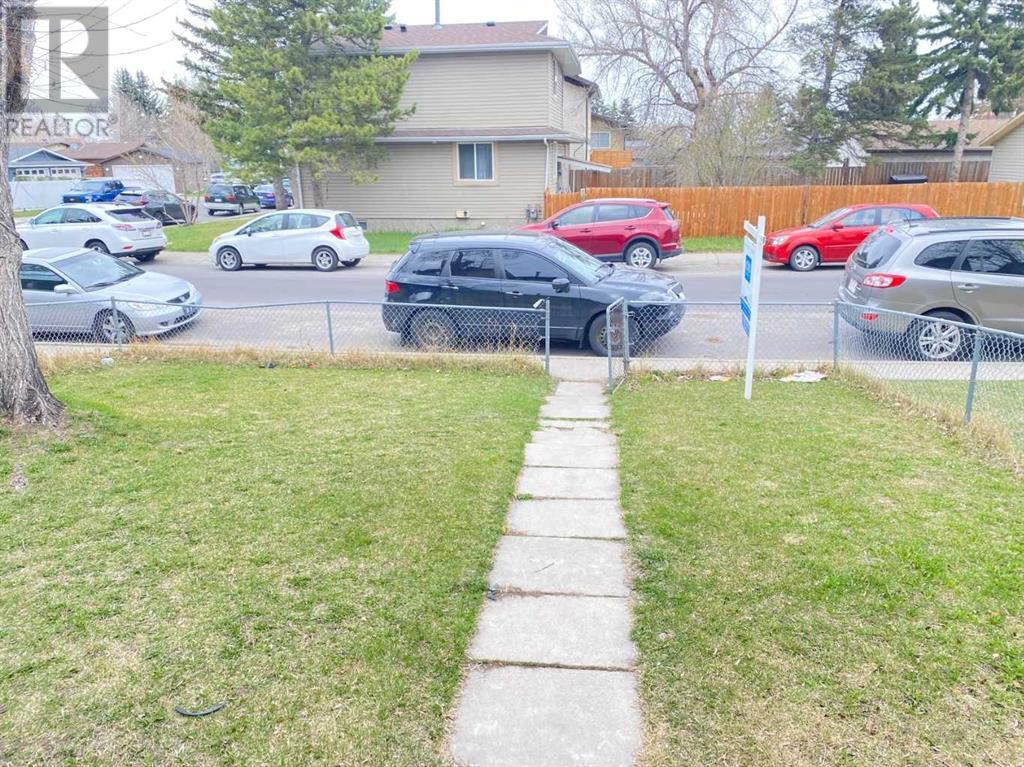 Property at 711 Whiteridge Road NE image 3