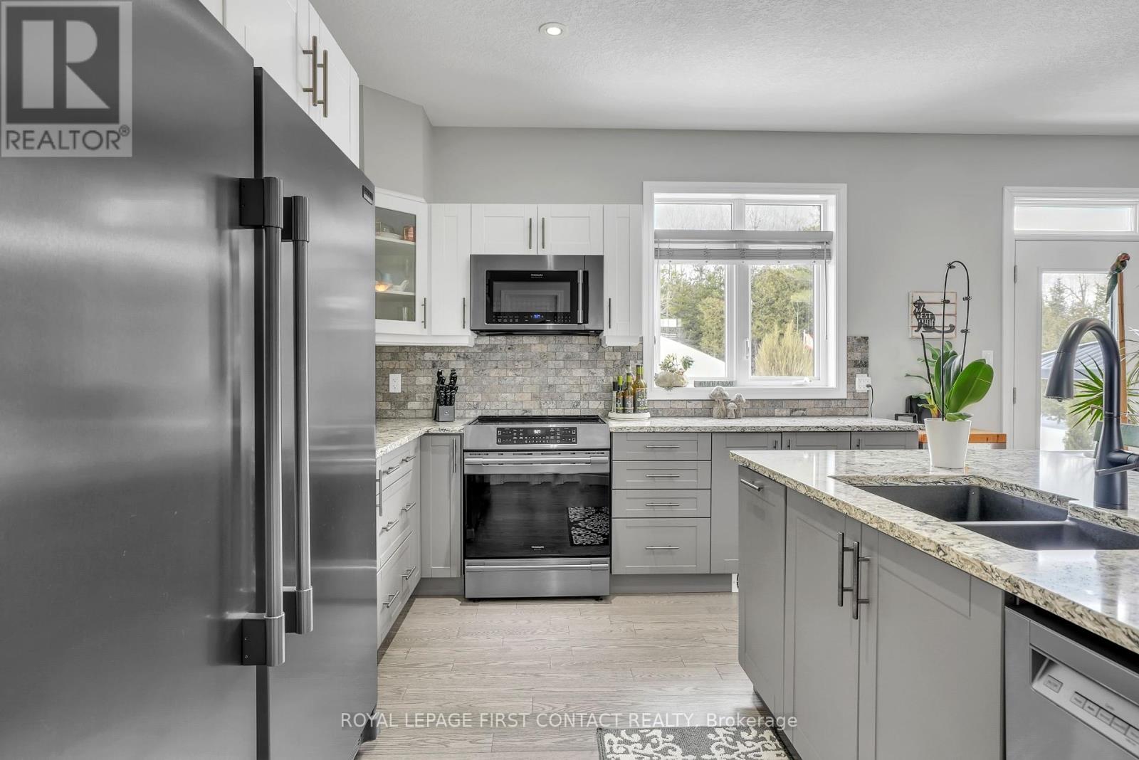 5 Charlie Rawson Boulevard, Tay, Ontario  L0K 2A0 - Photo 13 - S12089358