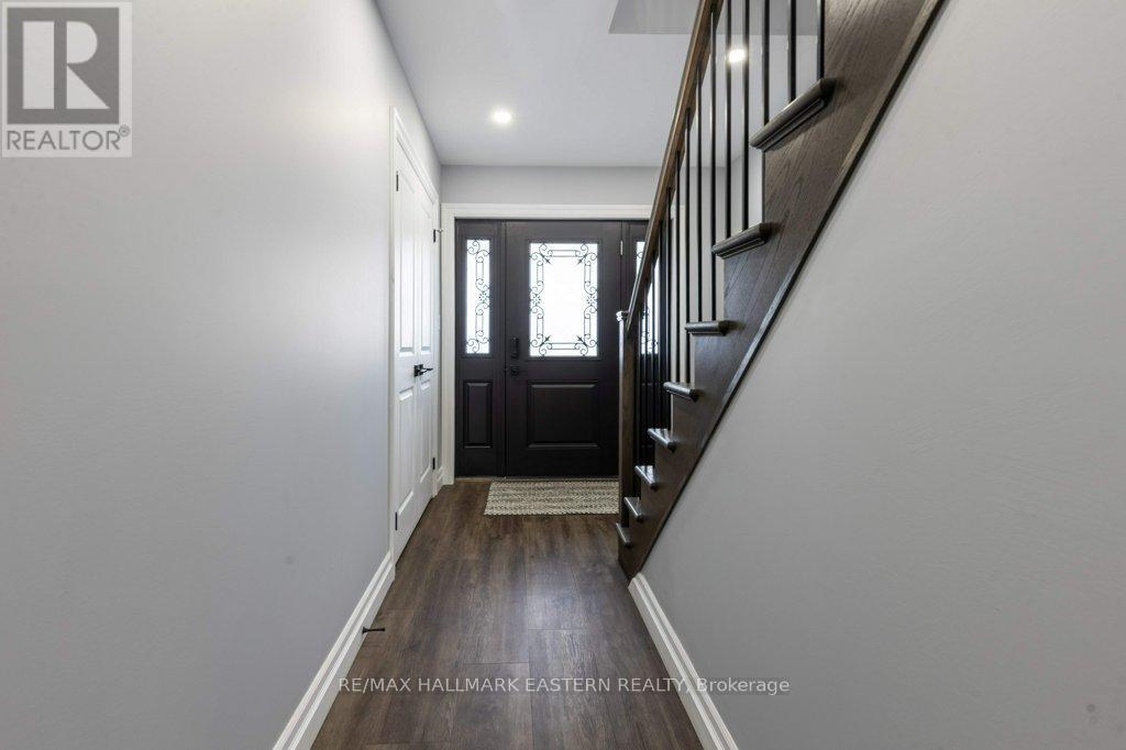 735 Jane Street, Peterborough South (West), Ontario  K9J 3A7 - Photo 6 - X12123937