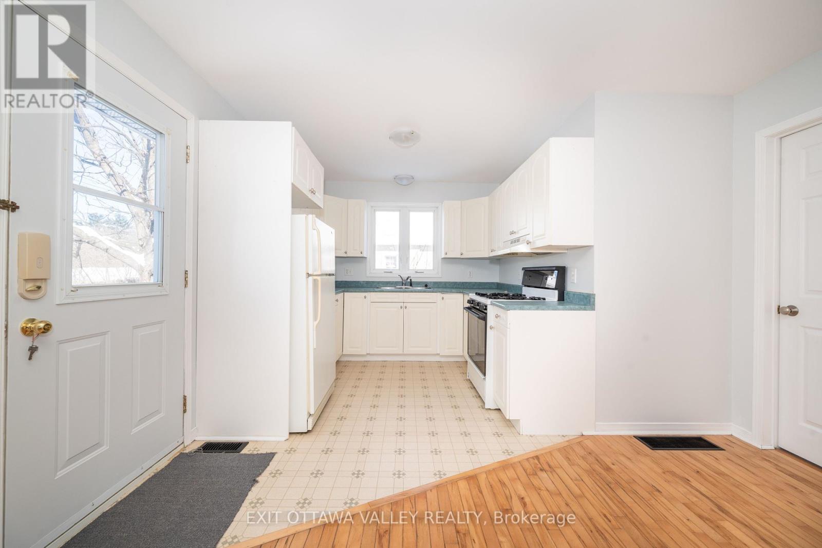 601 River Road, Pembroke, Ontario  K8A 1A3 - Photo 8 - X11978222