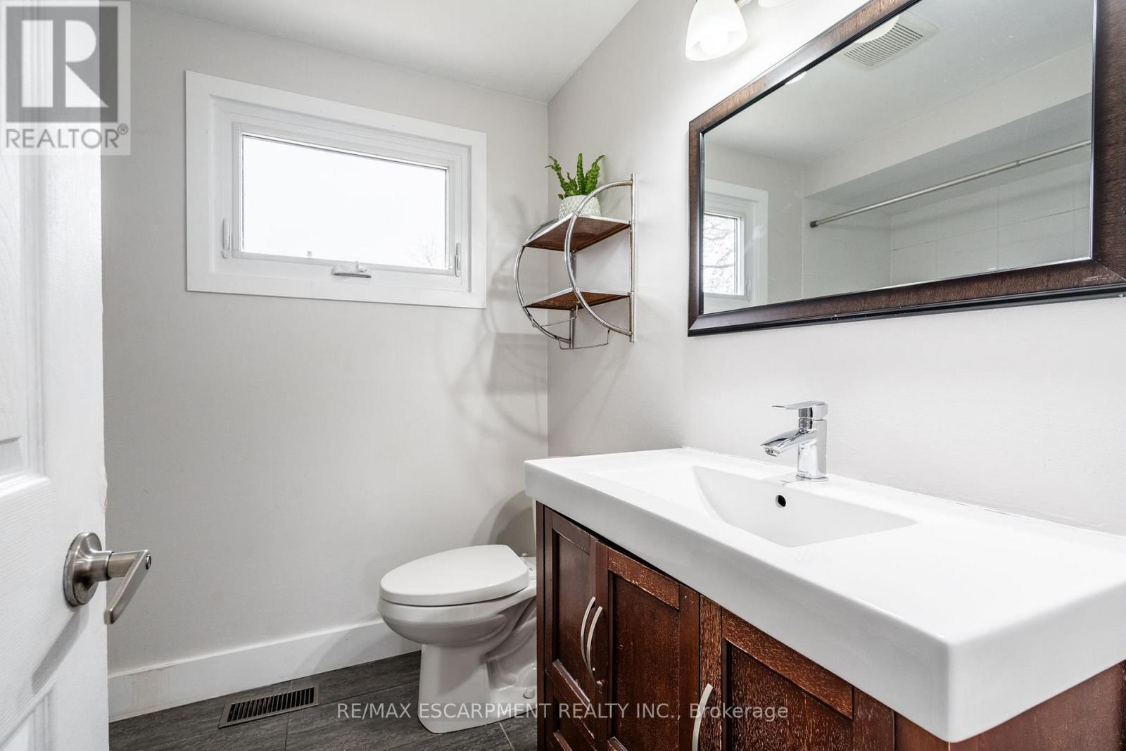 120 Chilton Drive, Hamilton, Ontario  L8J 1M5 - Photo 24 - X12122881