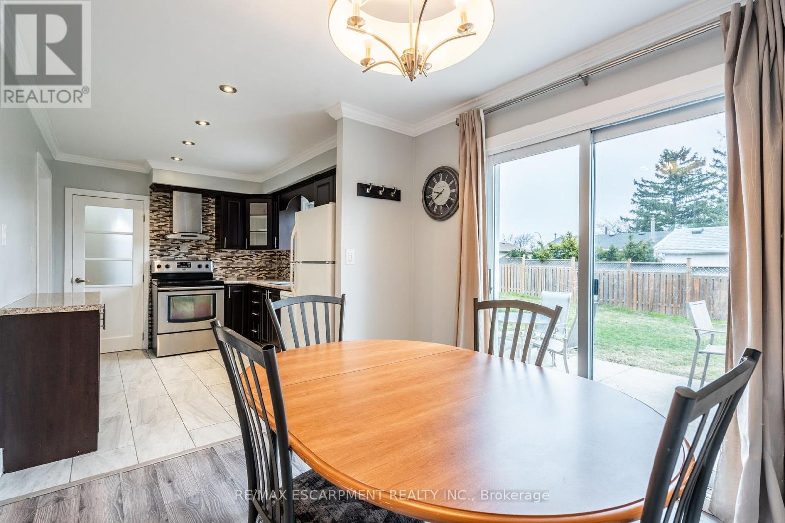 120 Chilton Drive, Hamilton, Ontario  L8J 1M5 - Photo 10 - X12122881