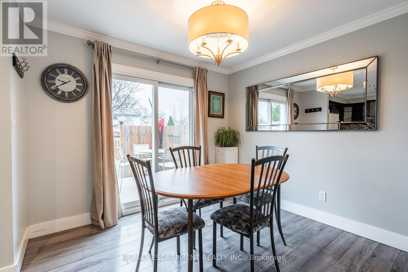 120 Chilton Drive, Hamilton, Ontario  L8J 1M5 - Photo 9 - X12122881