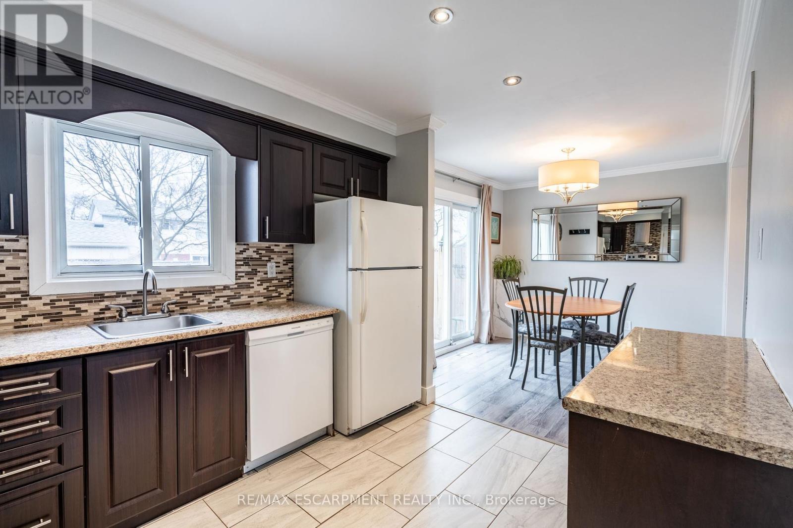 120 Chilton Drive, Hamilton, Ontario  L8J 1M5 - Photo 15 - X12122881