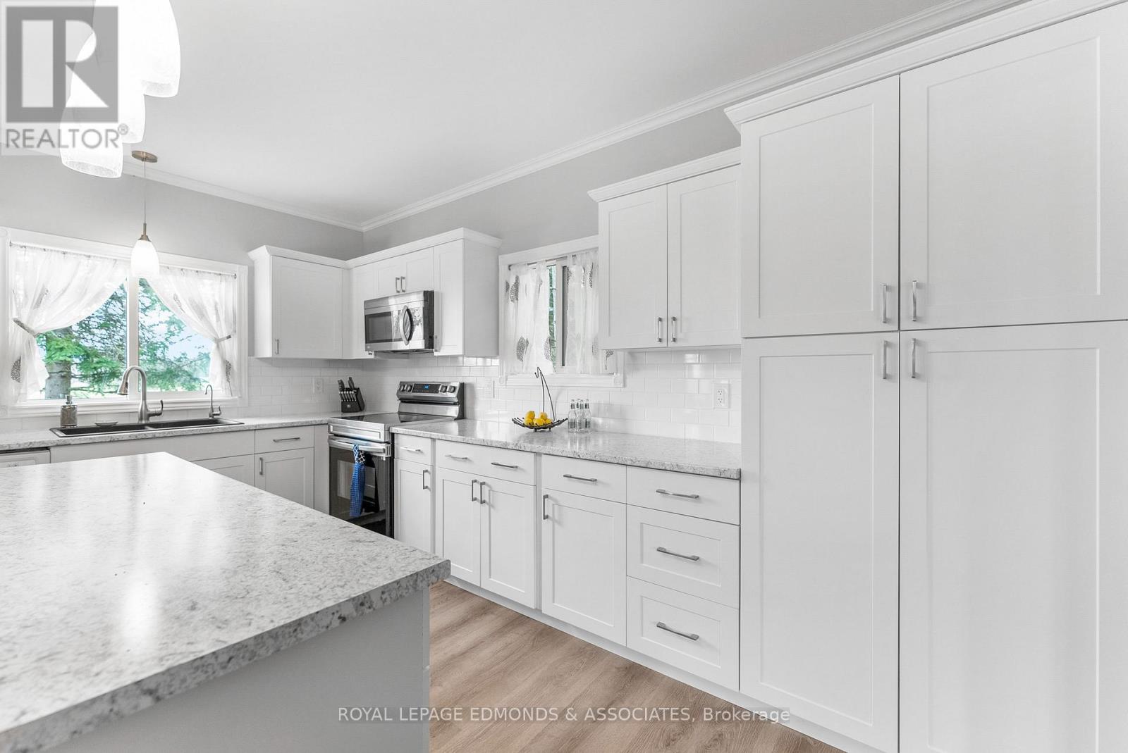 1721 Greenwood Road, Laurentian Valley, Ontario  K8A 6W3 - Photo 19 - X12123869
