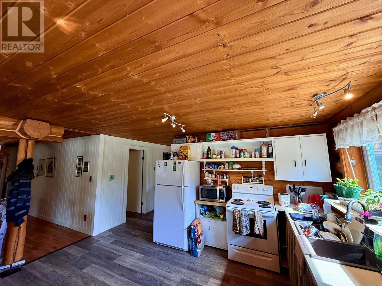 2875 Spout Lake Road, Lac La Hache, British Columbia  V0K 1T0 - Photo 11 - R2997898