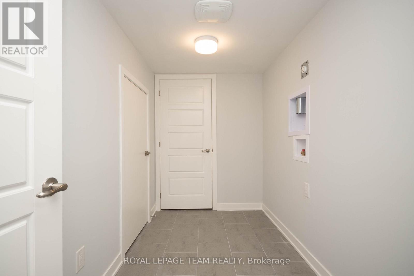 142 Anthracite Private, Ottawa, Ontario  K2J 7C8 - Photo 4 - X12115470
