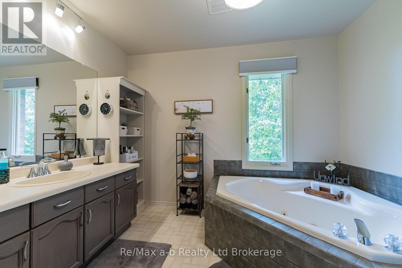 10884 Plank Road, Bayham, Ontario  N0J 1H0 - Photo 22 - X12123958