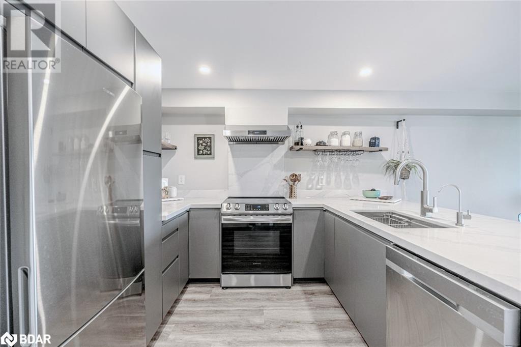 117 Edgehill Drive Unit# 203, Barrie, Ontario  L4N 1L9 - Photo 4 - 40724758