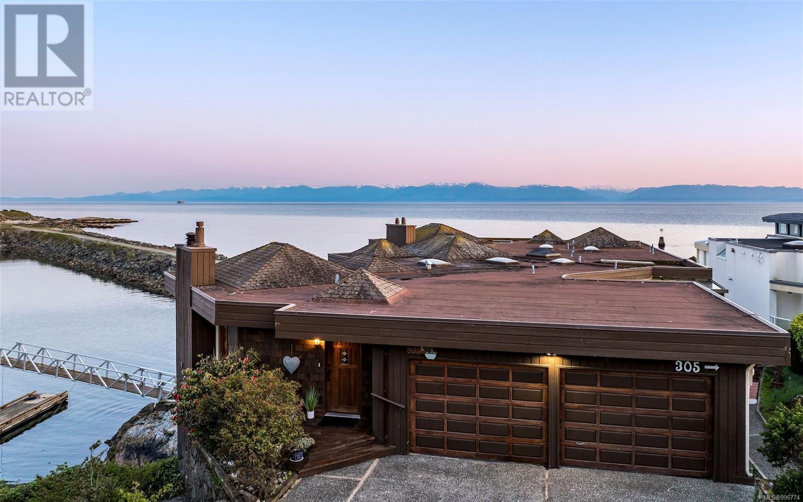 Property at 303 Plaskett Pl image 2
