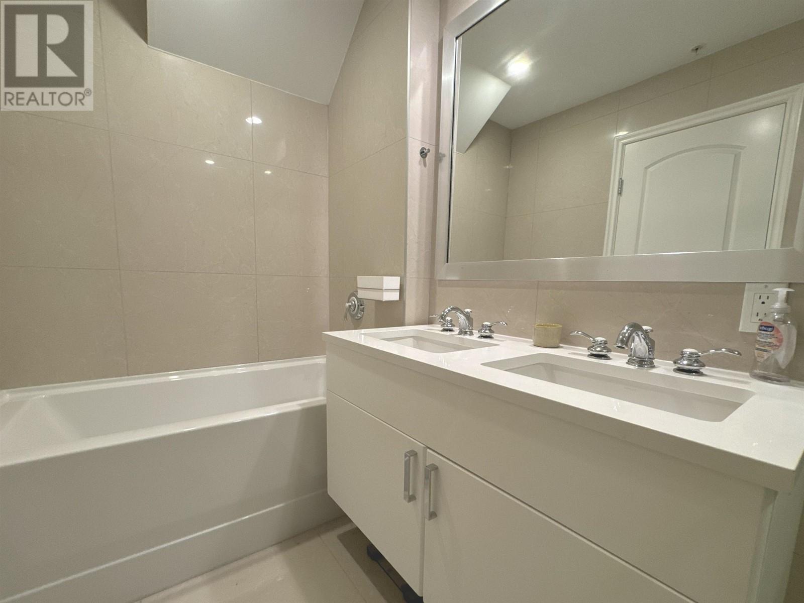 202 185 Victory Ship Way, Vancouver, British Columbia  V7L 0G2 - Photo 13 - R2995492
