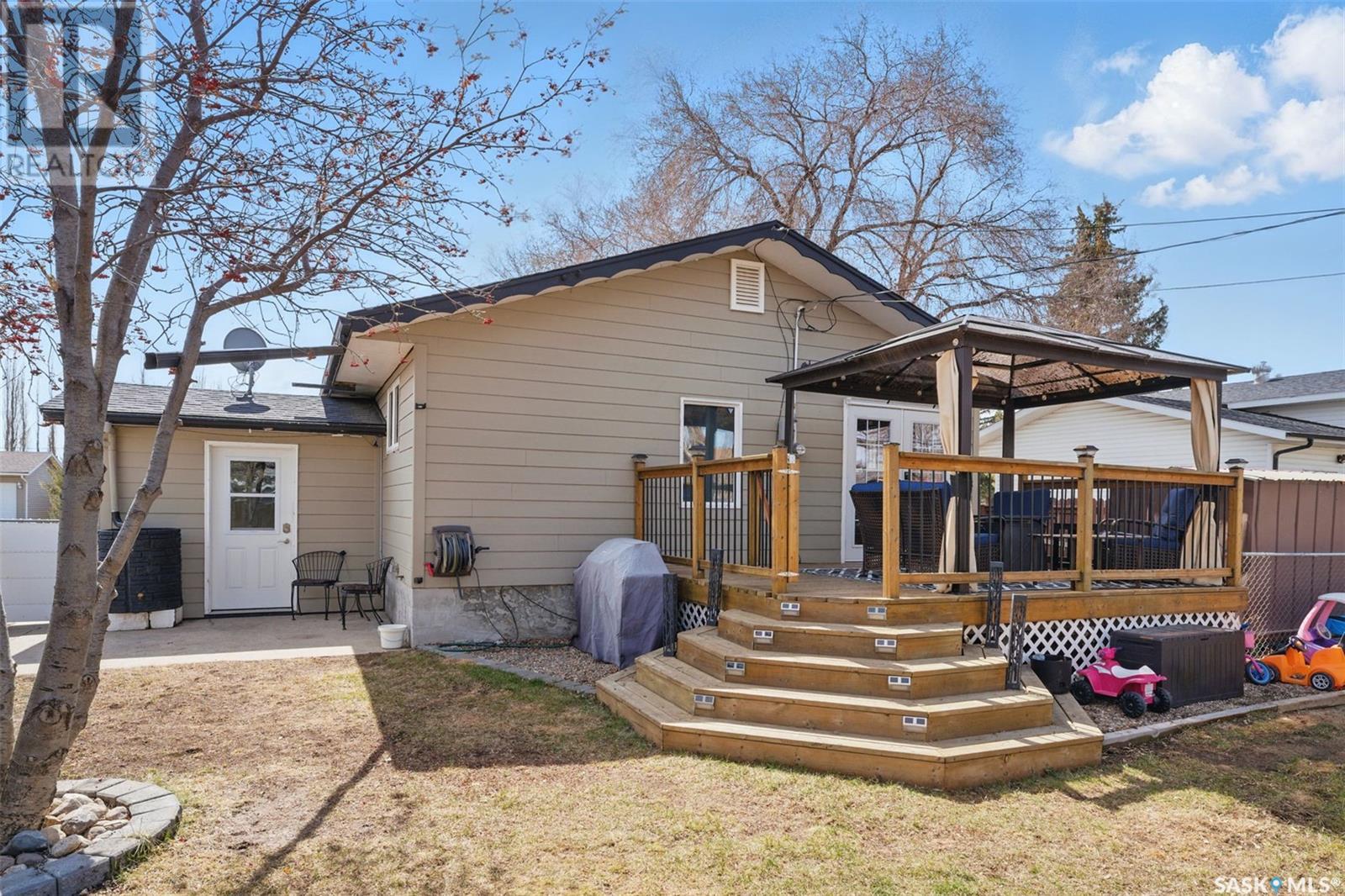 313 3rd Street, Martensville, Saskatchewan  S0K 0A2 - Photo 30 - SK004509