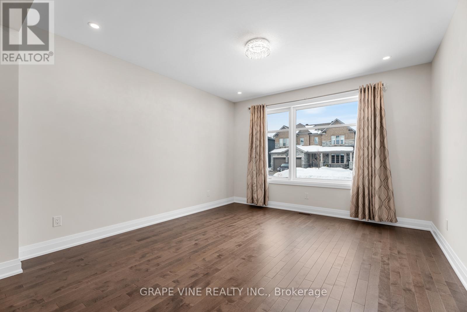 61 Adrift Street, Ottawa, Ontario  K4M 0E1 - Photo 5 - X12044000