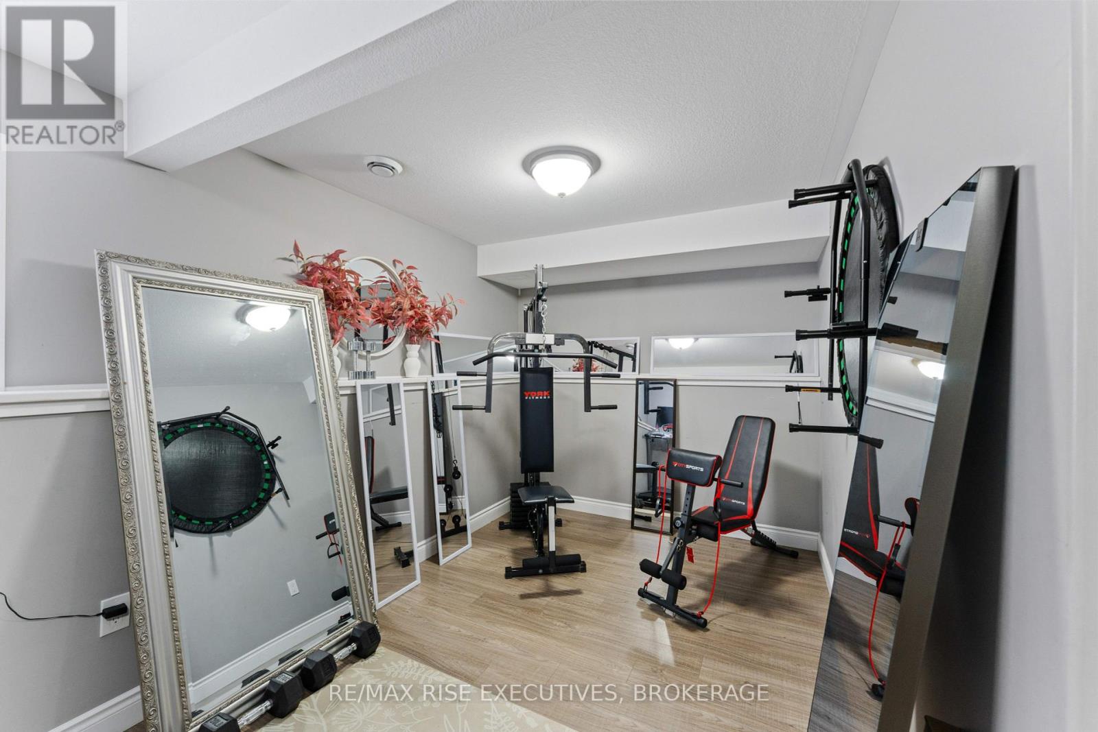 28 Walnut Crescent, Belleville (Thurlow Ward), Ontario  K8N 0E4 - Photo 39 - X12123992
