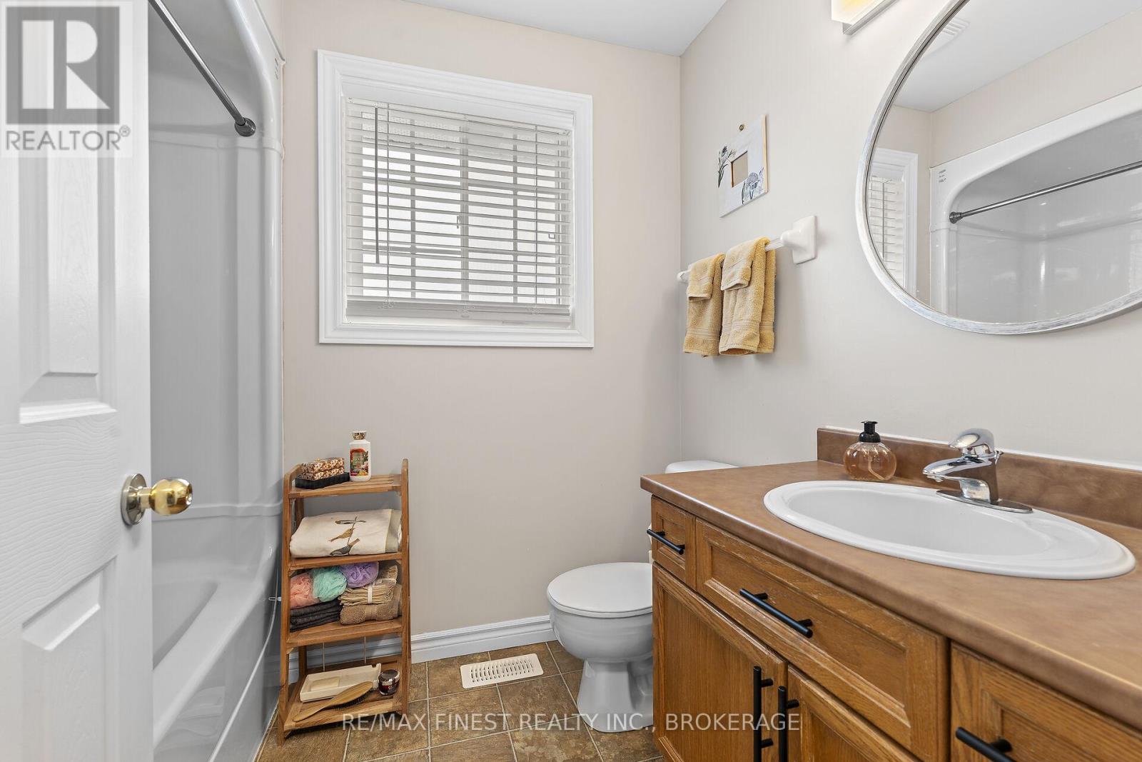 230 Honeywood Avenue, Kingston, Ontario  K7K 7L4 - Photo 28 - X12124072