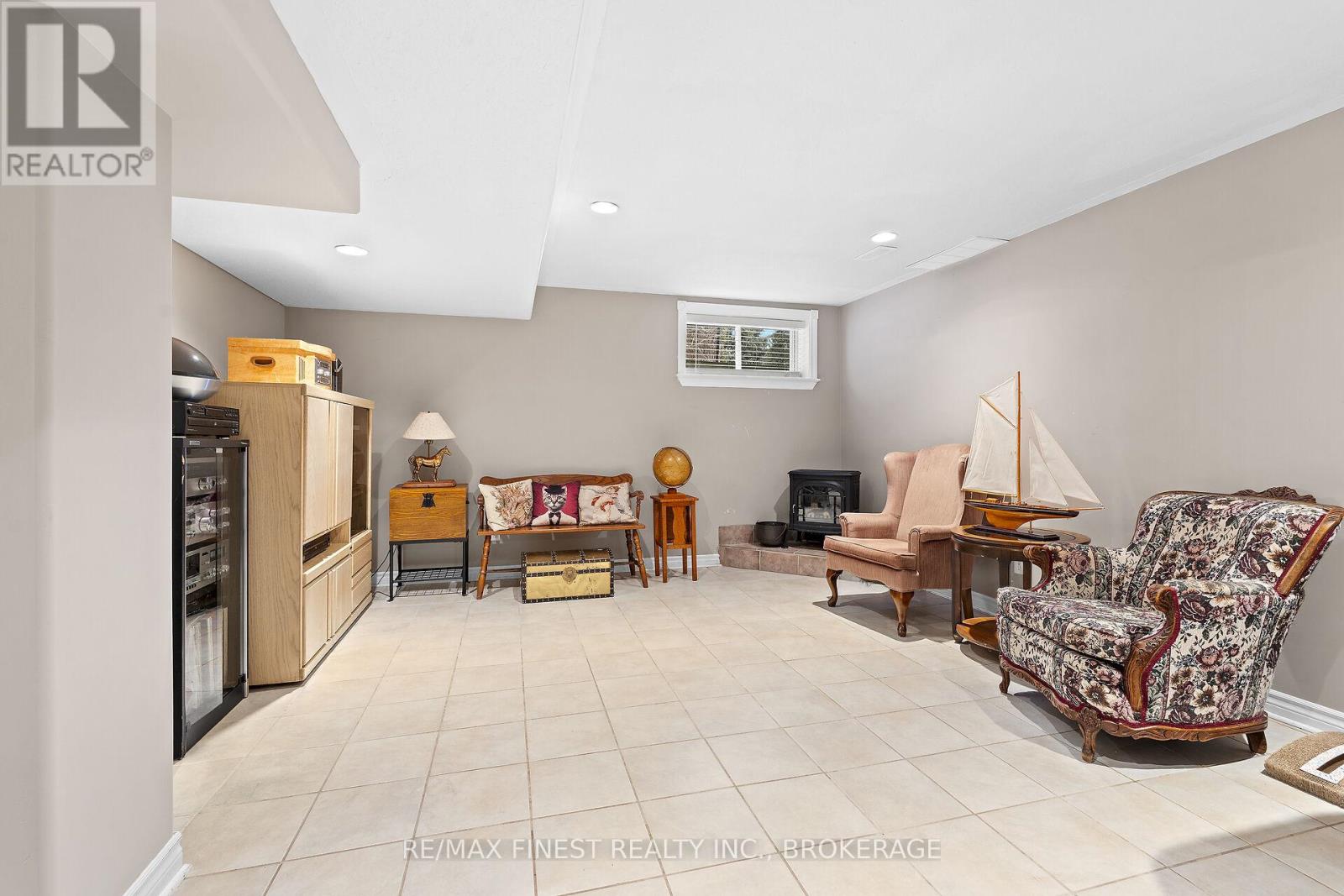 230 Honeywood Avenue, Kingston, Ontario  K7K 7L4 - Photo 33 - X12124072