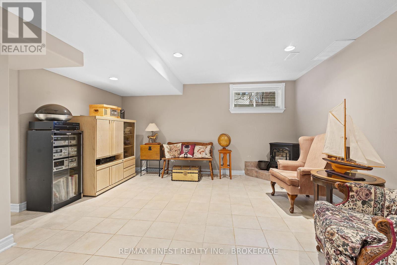 230 Honeywood Avenue, Kingston, Ontario  K7K 7L4 - Photo 34 - X12124072