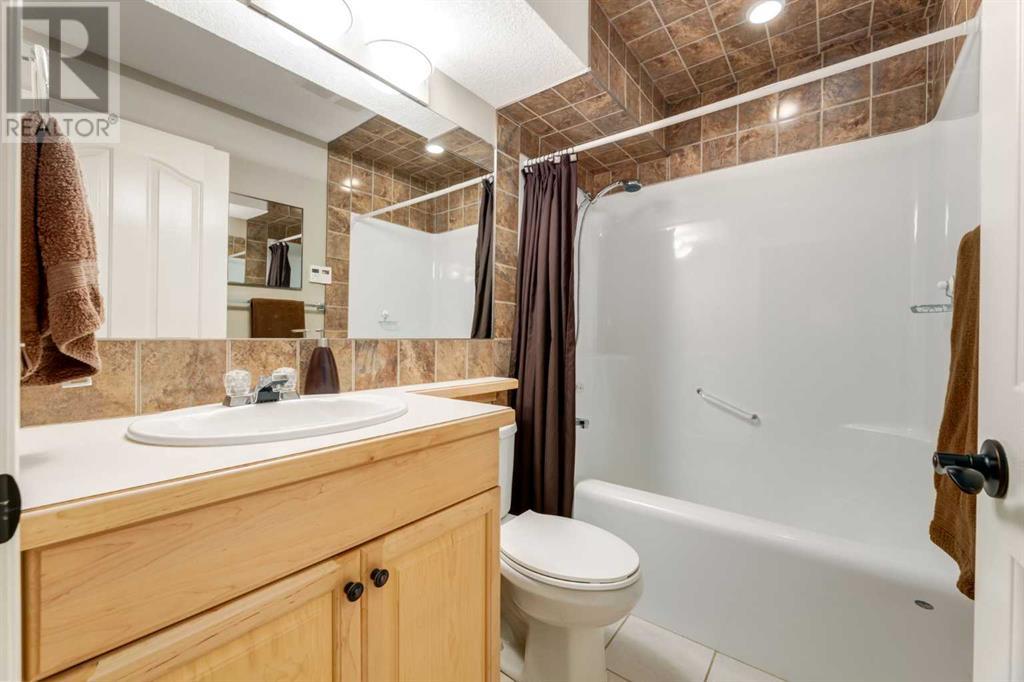 36 Hidden Ranch Mews Nw, Calgary, Alberta  T3A 5Z5 - Photo 35 - A2210110