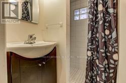 102 Mcgillivray Avenue, Toronto (Bedford Park-Nortown), Ontario  M5M 2Y4 - Photo 15 - C12123940