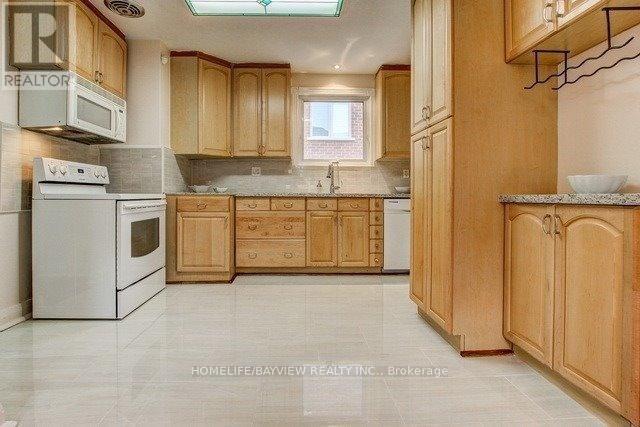 102 Mcgillivray Avenue, Toronto (Bedford Park-Nortown), Ontario  M5M 2Y4 - Photo 6 - C12123940