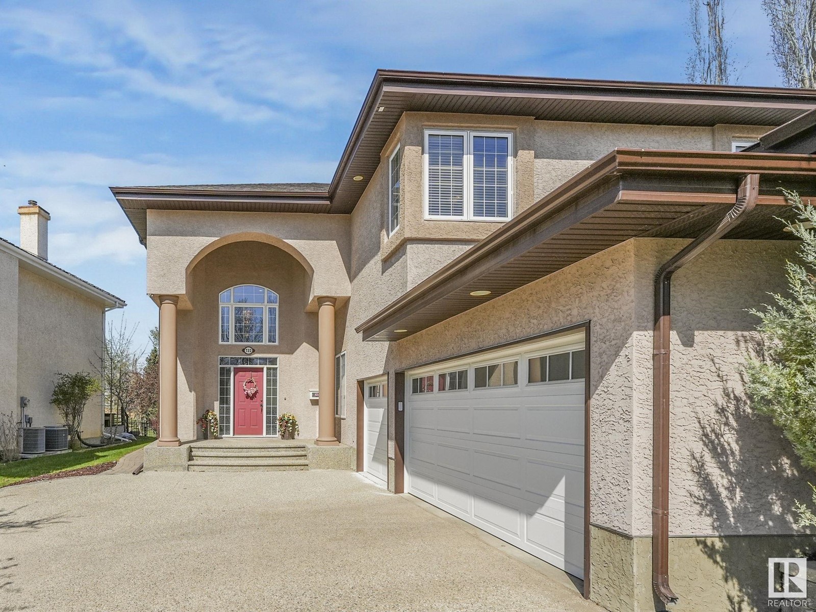 Property at 732 BUTTERWORTH DR NW image 2