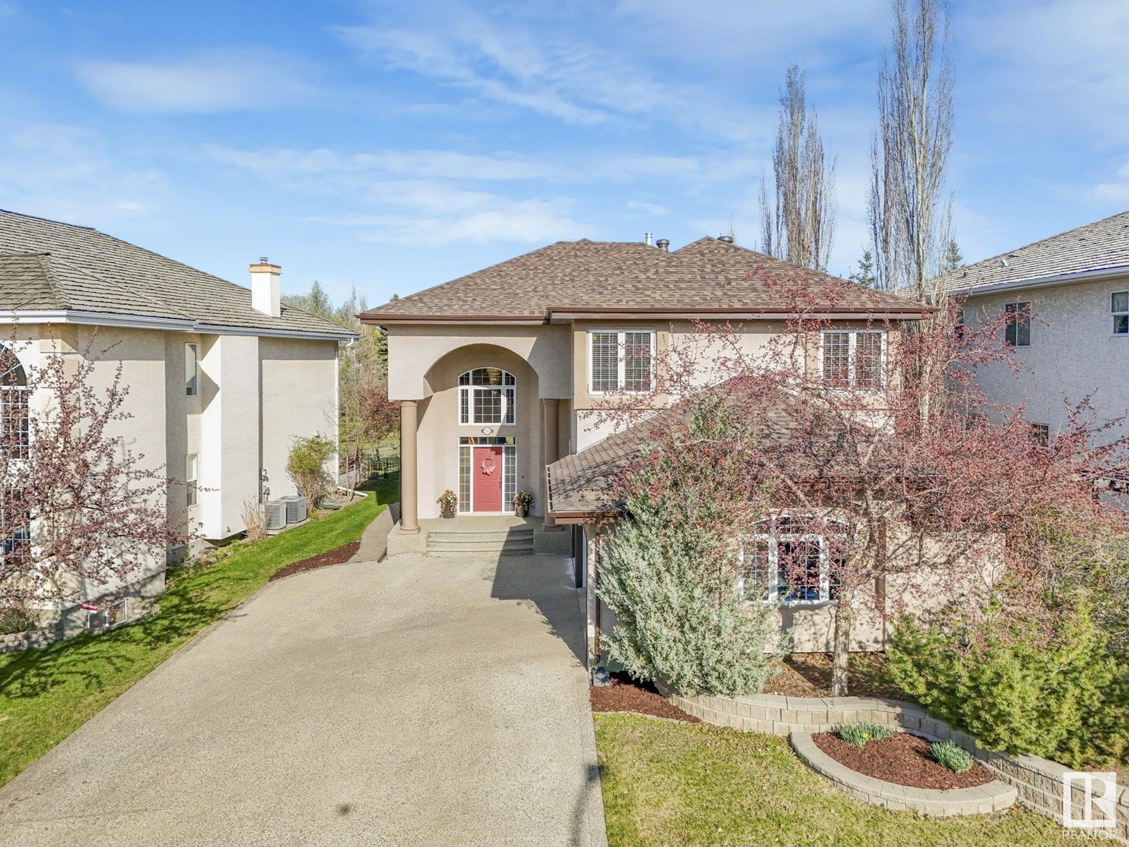 Property at 732 BUTTERWORTH DR NW image 3