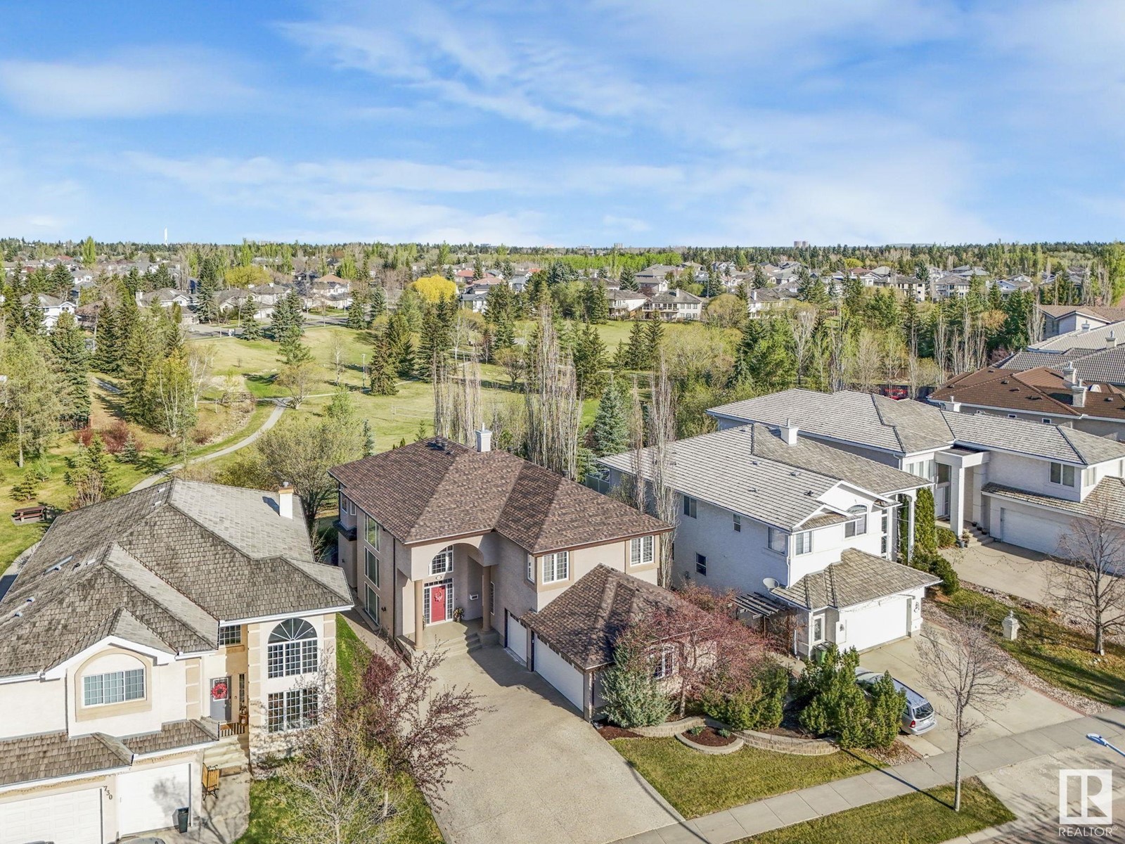 Property at 732 BUTTERWORTH DR NW image 4