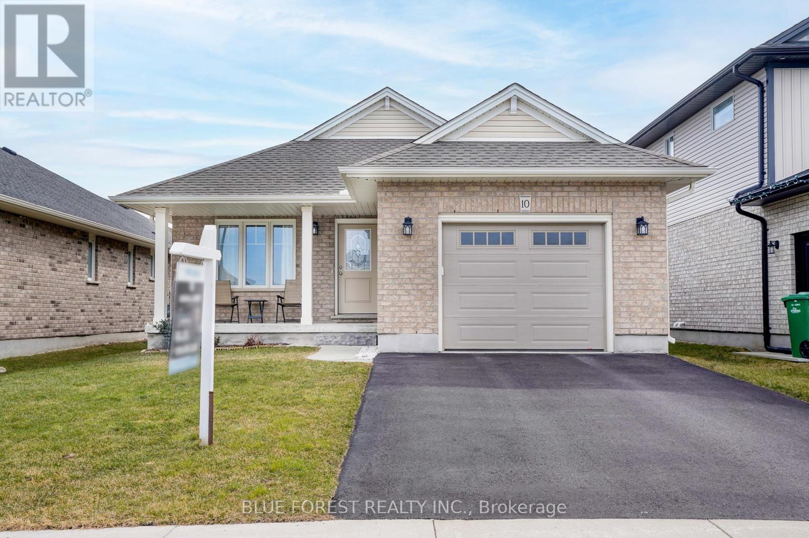 10 Auburn Drive